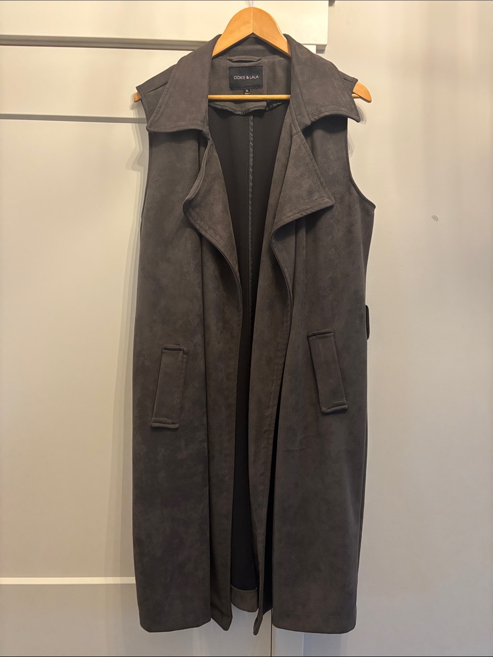 Ogee & Blanc Sleeveless Long Vest in Charcoal Gray